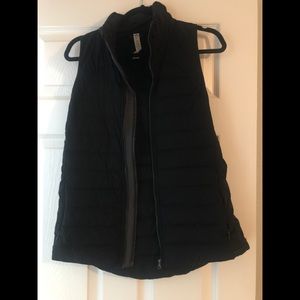 COPY - Lululemon women’s black puffy vest size 8